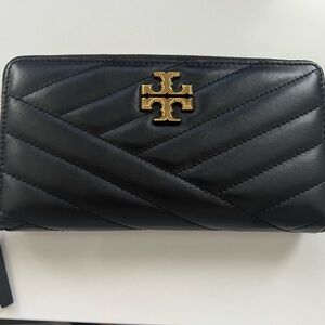 Tory Burch KIRA CHEVRON ZIP CONTINENTAL WALLET